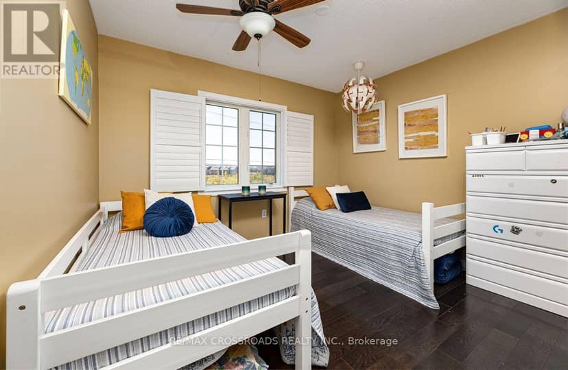 1090 Trudeau Drive — photo 17 of 34