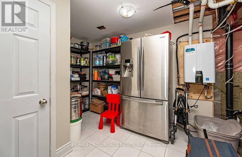 1090 Trudeau Drive — photo 23 of 34