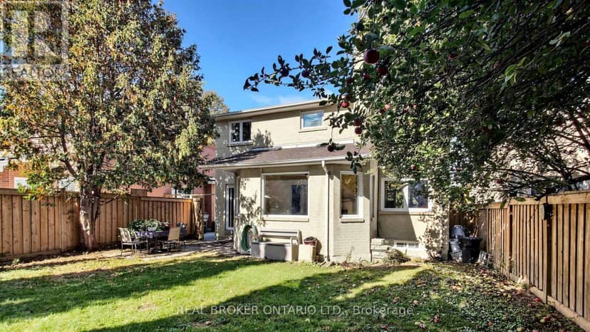 33 Fountainbridge Drive — photo 25 of 27