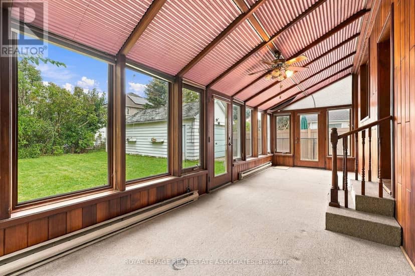 989 Pelham Avenue — photo 18 of 38