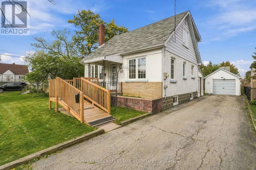 989 Pelham Avenue — photo 4 of 38