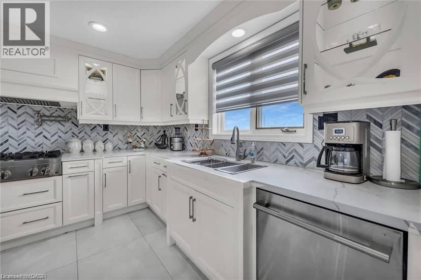 283 SECOND Road E — photo 9 of 40