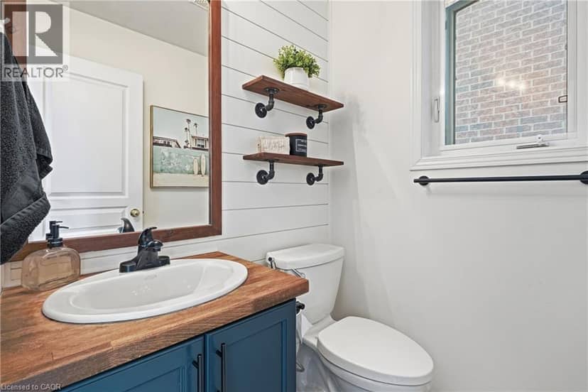 86 SPRINGSTEAD Avenue — photo 10 of 40