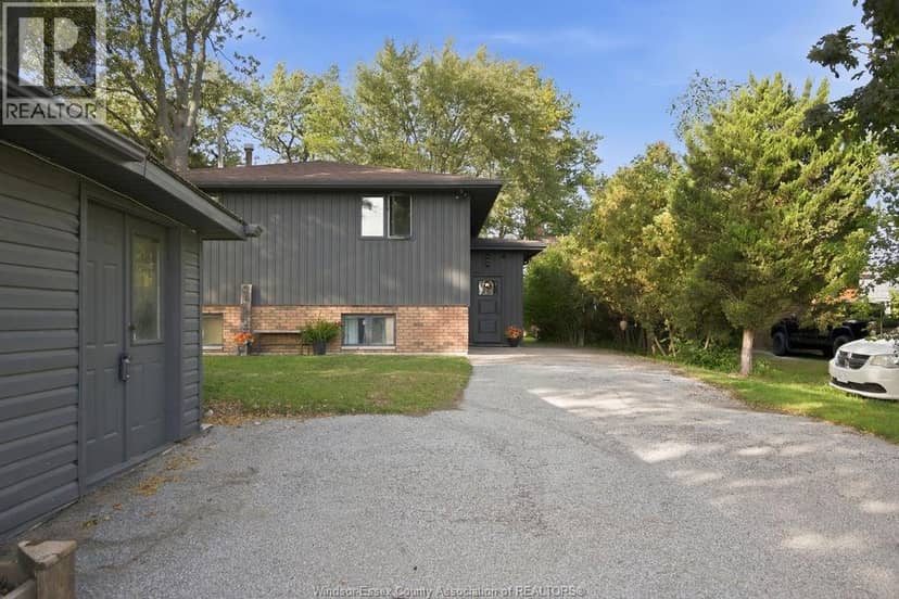9952 St Clair Rd — photo 7 of 40
