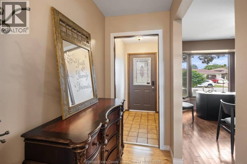 1316 Carriage Lane — photo 5 of 29