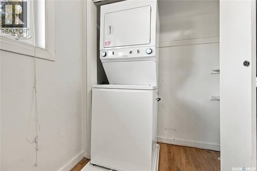 328 College AVENUE E — photo 15 of 37