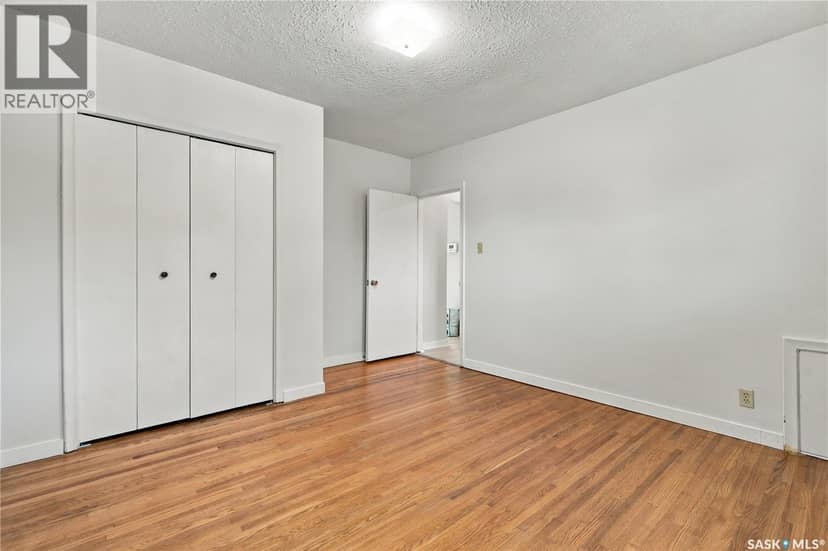 328 College AVENUE E — photo 18 of 37