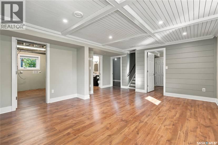 328 College AVENUE E — photo 24 of 37