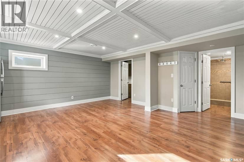 328 College AVENUE E — photo 25 of 37