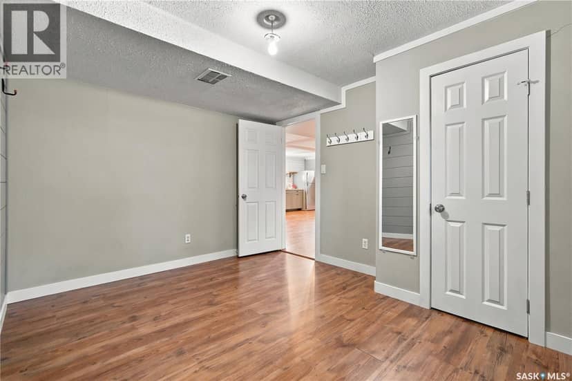328 College AVENUE E — photo 29 of 37