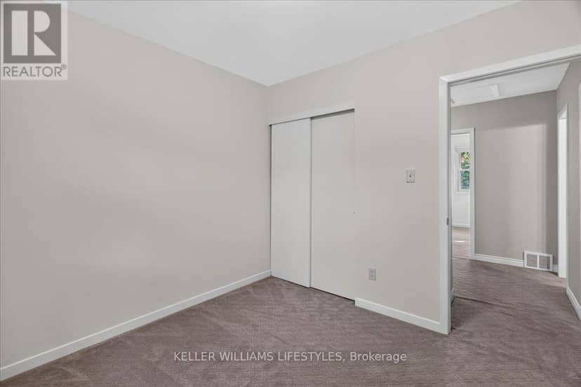 D - 366 Head Street N — photo 19 of 40