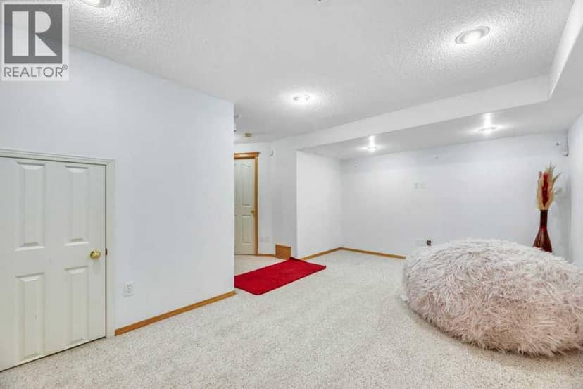 118 Tarington Close NE — photo 37 of 40