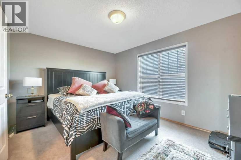 118 Tarington Close NE — photo 30 of 40