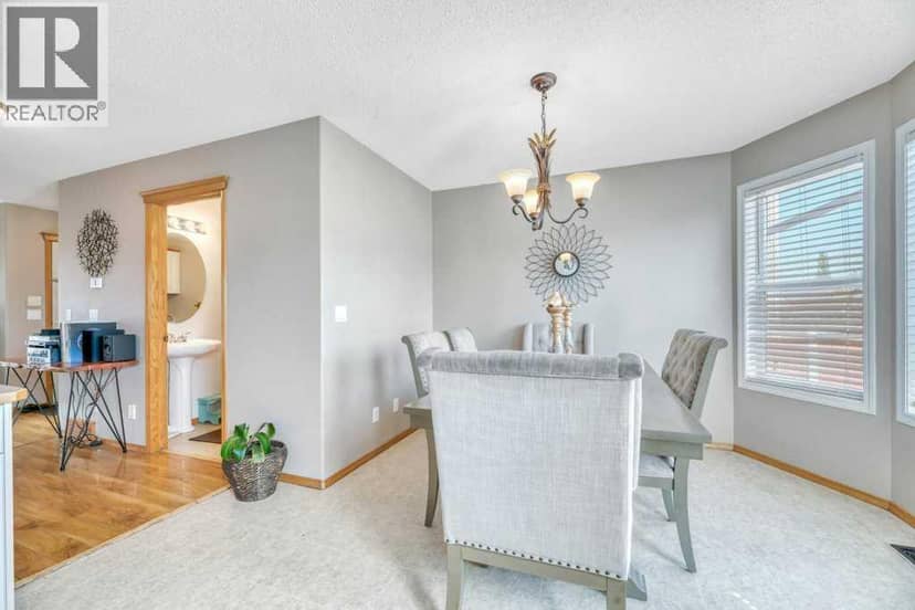 118 Tarington Close NE — photo 25 of 40