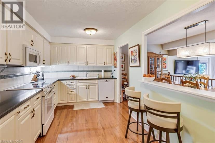 2185 MARINE Drive Unit# 202 — photo 9 of 19