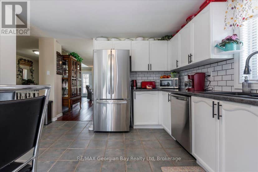 359 Galloway Boulevard — photo 8 of 40