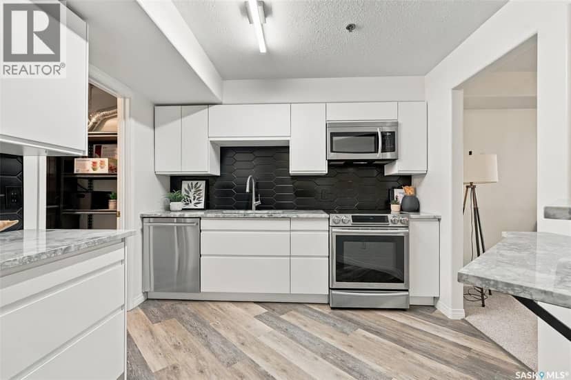 208 1700 Main STREET — photo 16 of 40