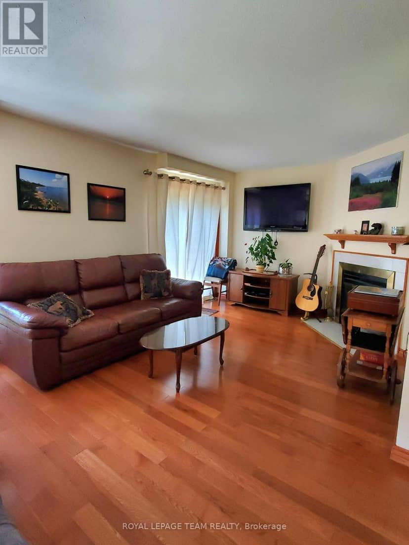 61 McGibbon Drive, Ottawa, photo 7