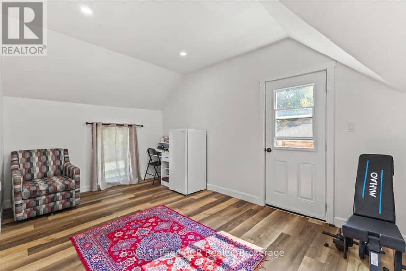 210 Colborne Street S — photo 26 of 29