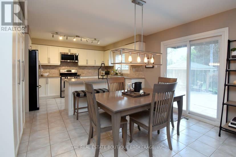 470 Amanda Crescent — photo 11 of 40