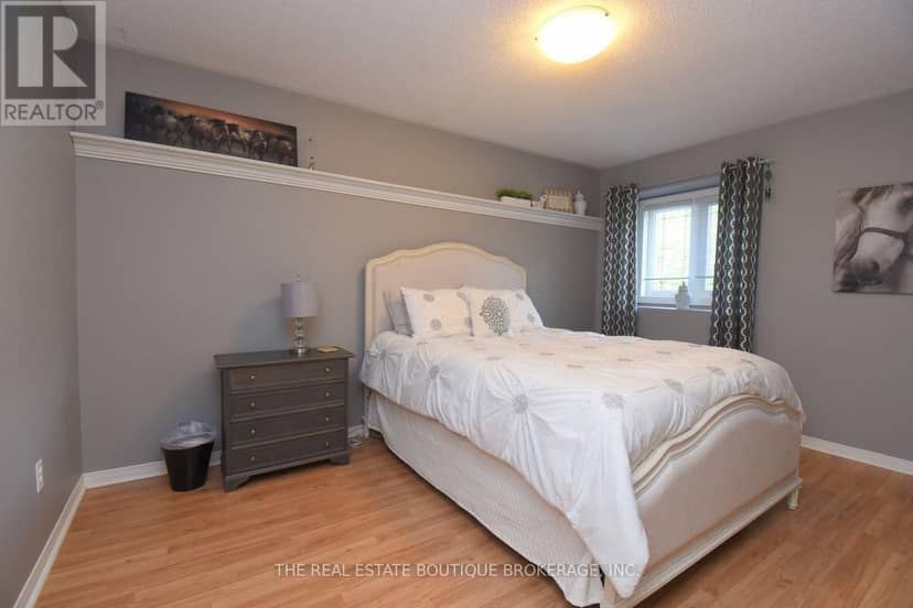 470 Amanda Crescent — photo 30 of 40