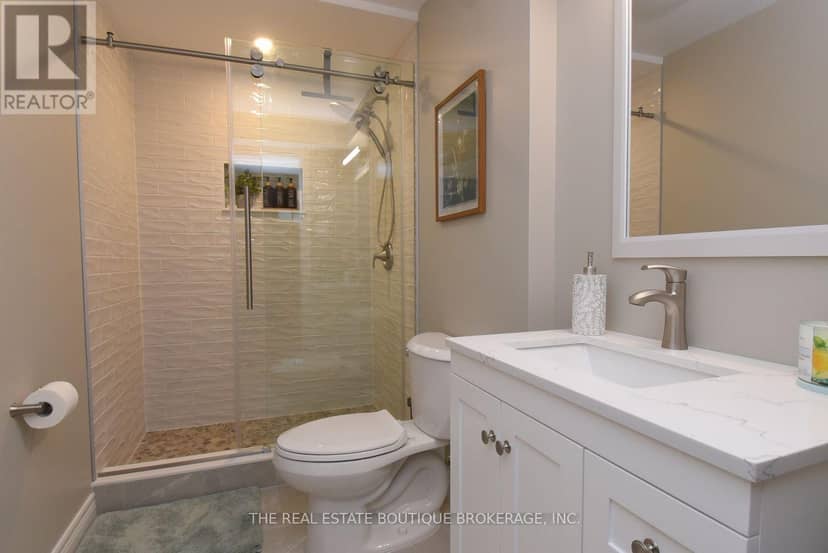 470 Amanda Crescent — photo 35 of 40
