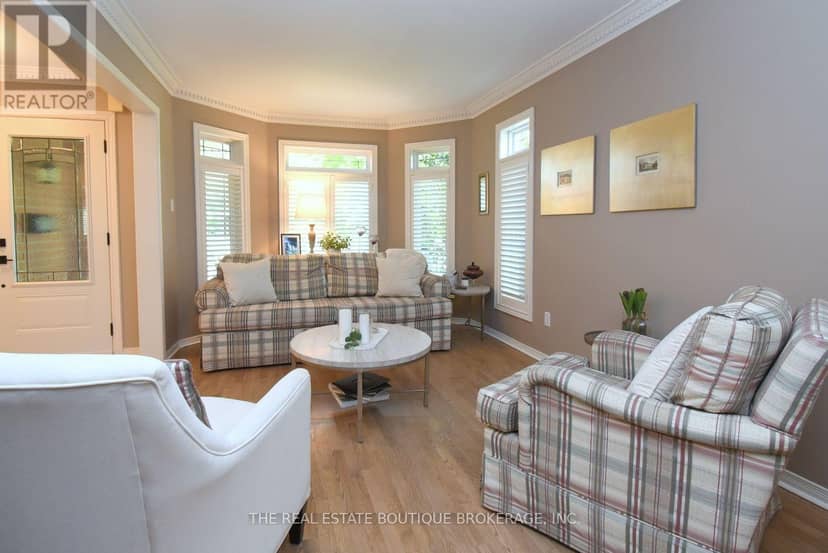 470 Amanda Crescent — photo 9 of 40