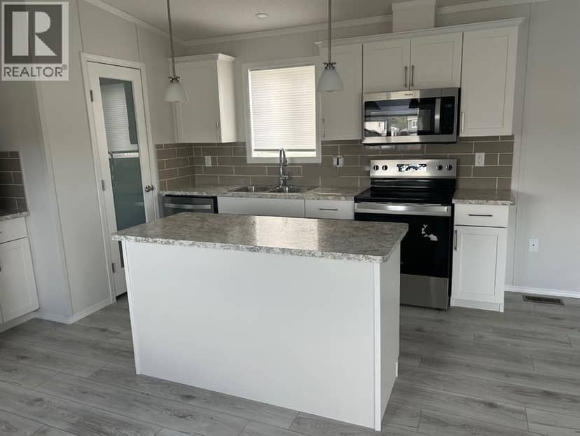 2050 Sunflower Crescent — photo 13 of 28