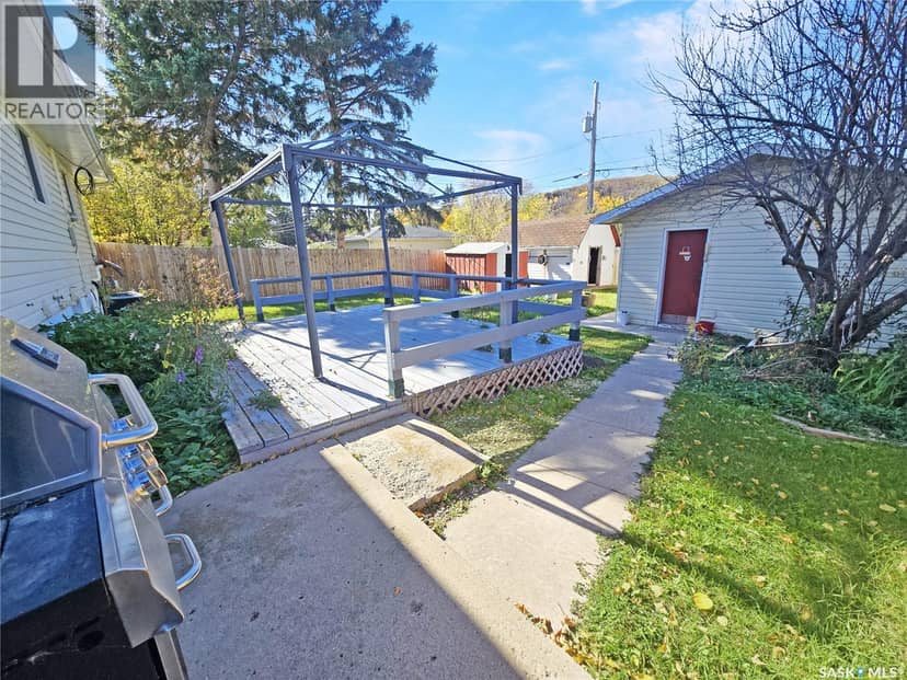 366 Hudson AVENUE — photo 29 of 40
