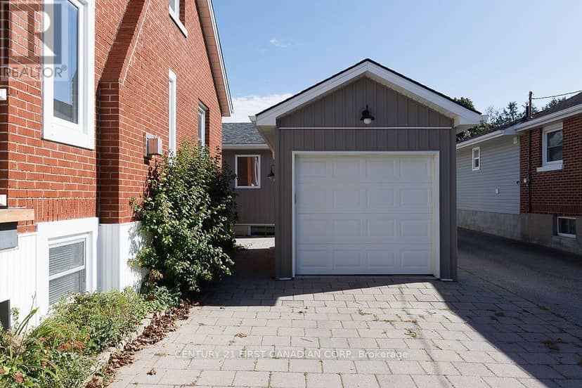 1010 Dearness Drive, London South, photo 5