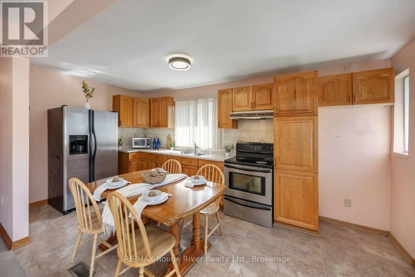 287 Guelph Street — photo 10 of 40