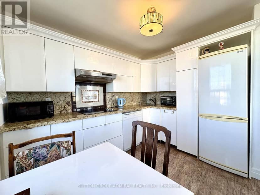 1103 - 135 Antibes Drive — photo 13 of 30