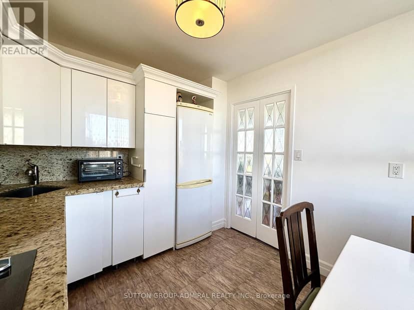 1103 - 135 Antibes Drive — photo 15 of 30