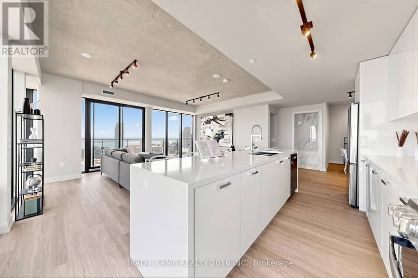 3001 - 284 King Street E — photo 12 of 38