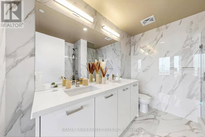 3001 - 284 King Street E — photo 17 of 38
