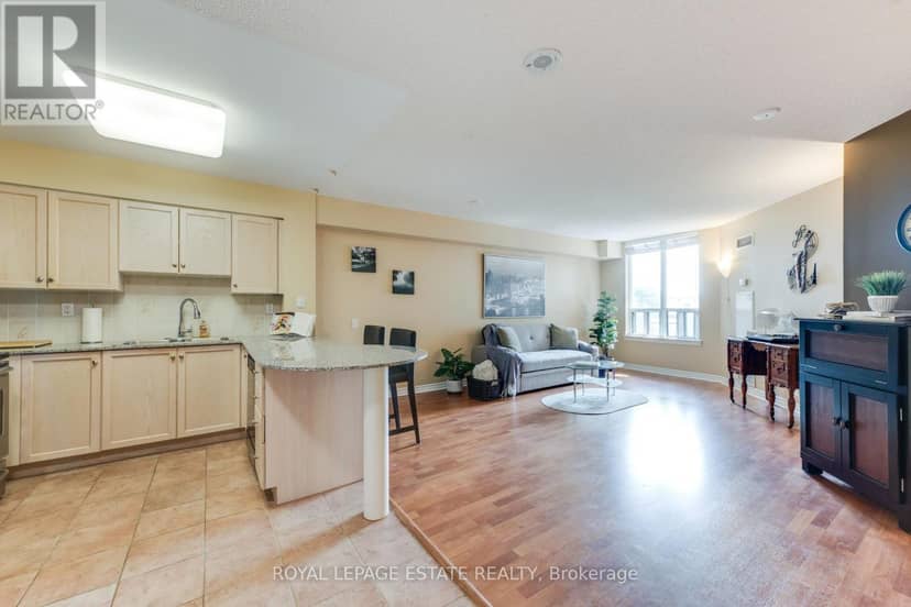 623 - 1720 Eglinton Avenue E, Toronto, photo 2