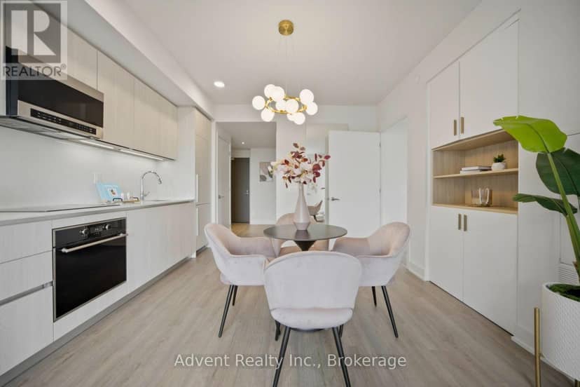 2308 - 8 Cumberland Street — photo 16 of 40