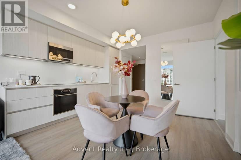 2308 - 8 Cumberland Street — photo 17 of 40