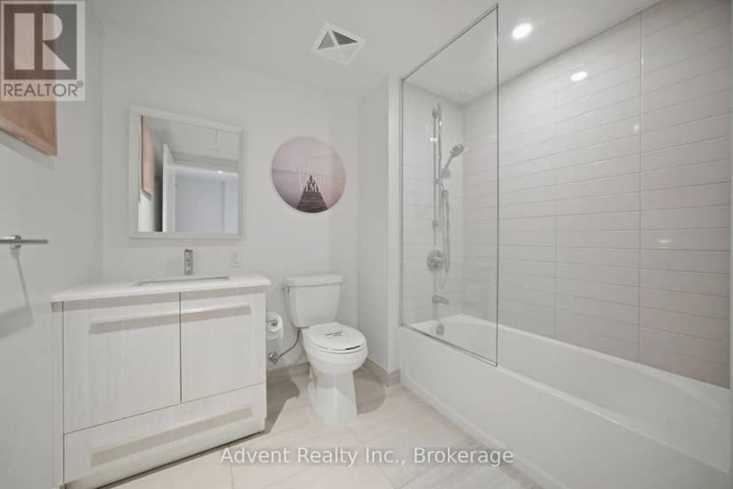 2308 - 8 Cumberland Street — photo 30 of 40