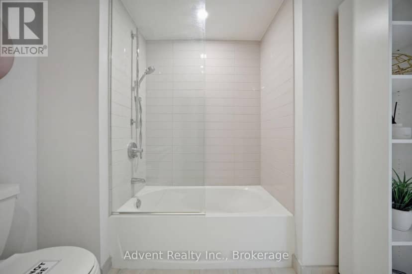 2308 - 8 Cumberland Street — photo 31 of 40