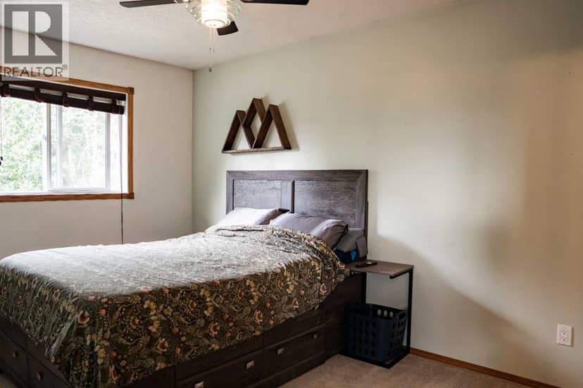382 Skogg Avenue — photo 10 of 21