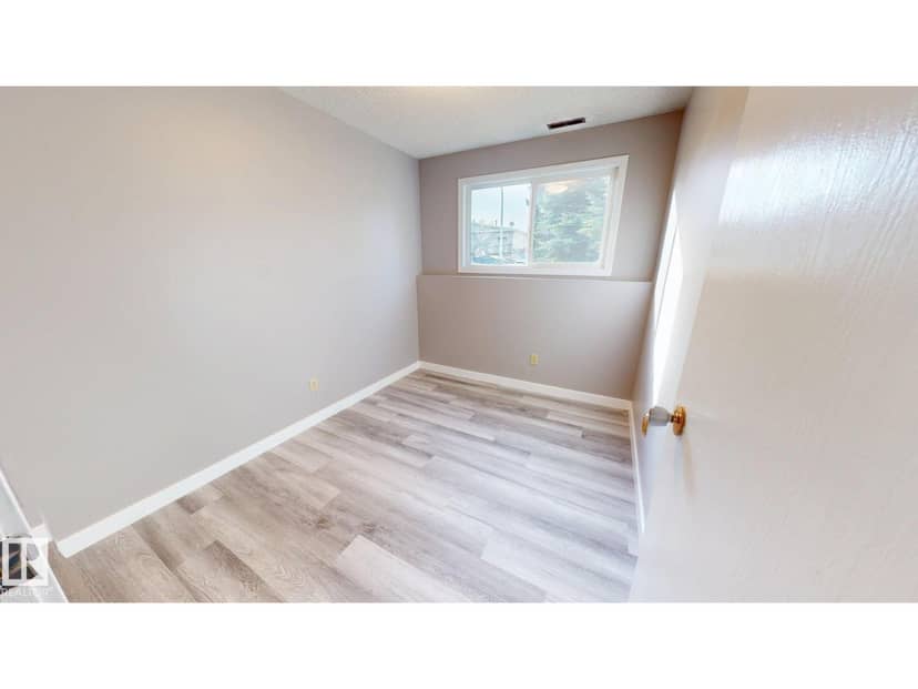 #A 5940 45 AV — photo 11 of 18