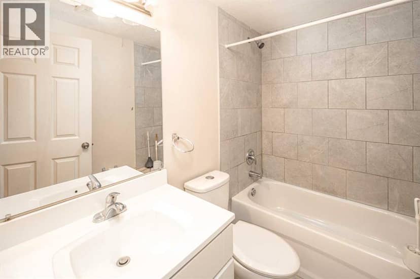 1836 13 Avenue NW — photo 24 of 29