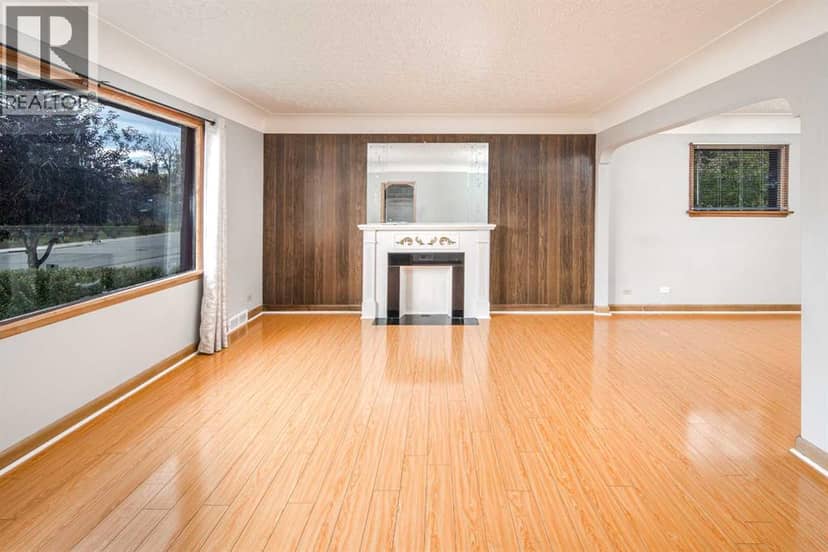 1836 13 Avenue NW, Calgary, photo 3