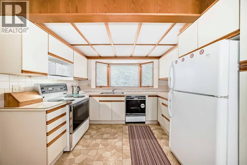 8 Varsdale Place NW, Calgary, photo 7