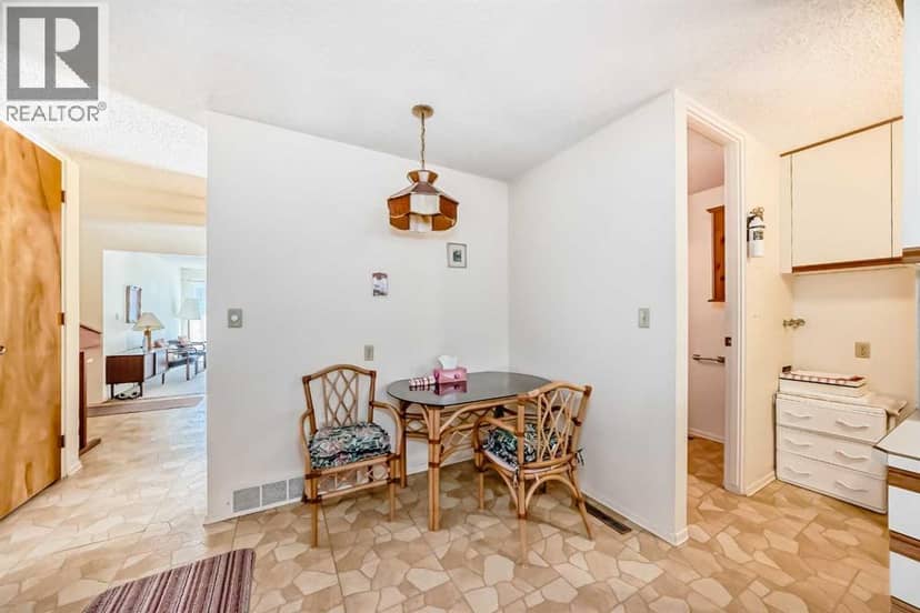 8 Varsdale Place NW — photo 9 of 40