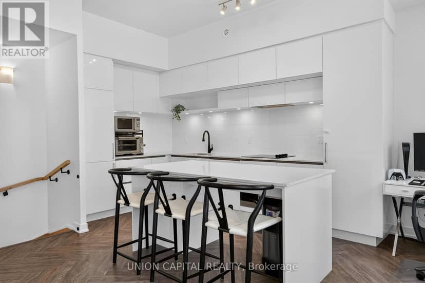 1227 - 8 David Eyer Road, Richmond Hill, photo 7