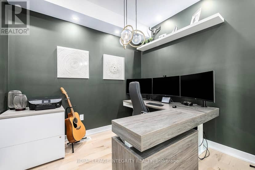 860 Solarium Avenue — photo 31 of 36