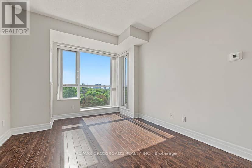 613 - 20 Gothic Avenue — photo 25 of 40