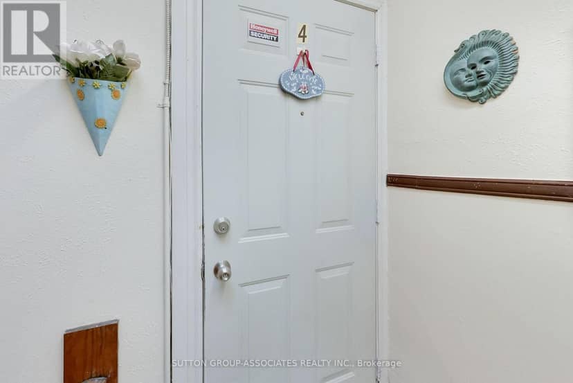 1181-1183 St Clair Avenue W — photo 12 of 16